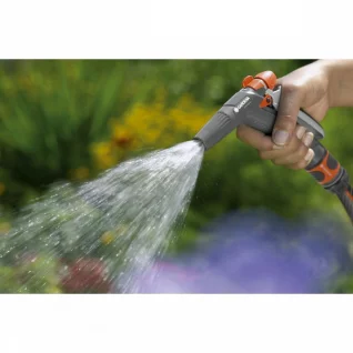 pistolet-raspylitel-dlya-poliva-gardena-classic-18341-2000000-3-1500x1500