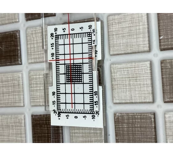mayak-dlya-kontrolya-smeschenij-i-treschin-dmc20-geobond-206002_392261